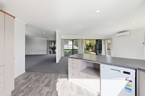 Photo of property in 4 Owhatiura Drive, Lynmore, Rotorua, 3010