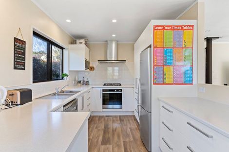 Photo of property in 204 Hilton Drive, Whangamata, 3620