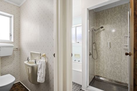 Photo of property in 5a Webster Street, Westown, New Plymouth, 4310