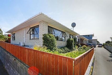 Photo of property in 8a Birdwood Avenue, Moturoa, New Plymouth, 4310