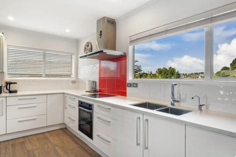 Photo of property in 127 Oaktree Avenue, Browns Bay, Auckland, 0630
