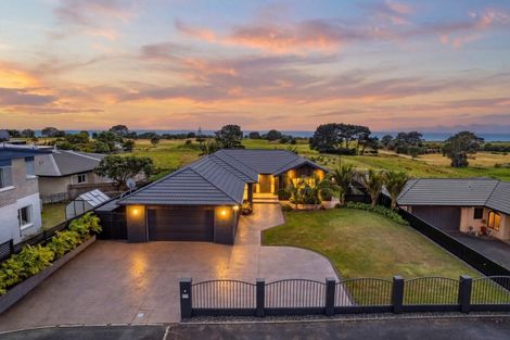 Photo of property in 17 Chatswood Grove, Fitzroy, New Plymouth, 4312