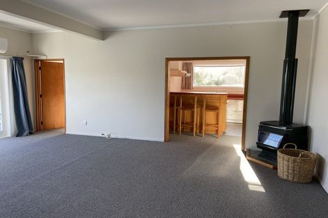 Photo of property in 18 Dickson Street, Macandrew Bay, Dunedin, 9014