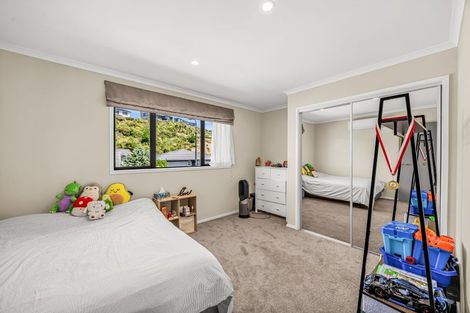 Photo of property in 29 Margaret Shields Avenue, Aotea, Porirua, 5024