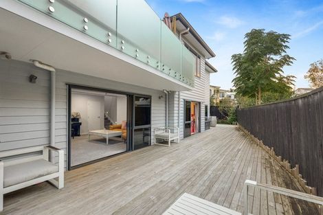 Photo of property in 26a Bernleigh Terrace, West Harbour, Auckland, 0618