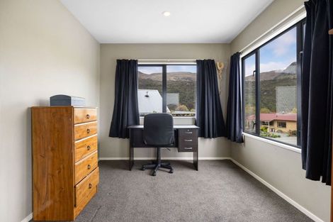 Photo of property in 19 Bracken Street, Arrowtown, 9302