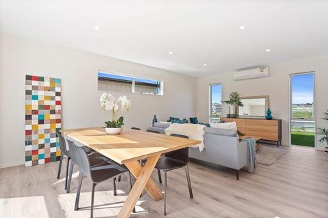 Photo of property in 32 Riria Crescent, Takanini, 2112