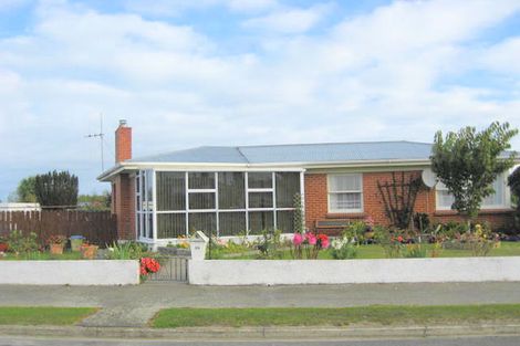 Photo of property in 28 Burn Street, Holmes Hill, Oamaru, 9401