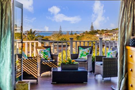 Photo of property in 2/22 Hastings Road, Mairangi Bay, Auckland, 0630