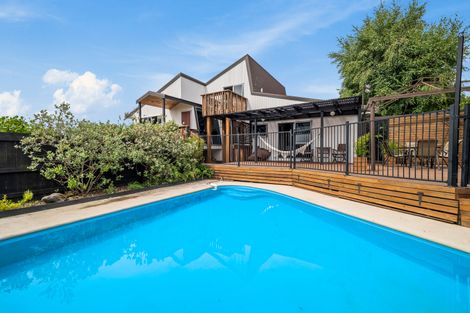 Photo of property in 1 Waitawa Place, Lynmore, Rotorua, 3010