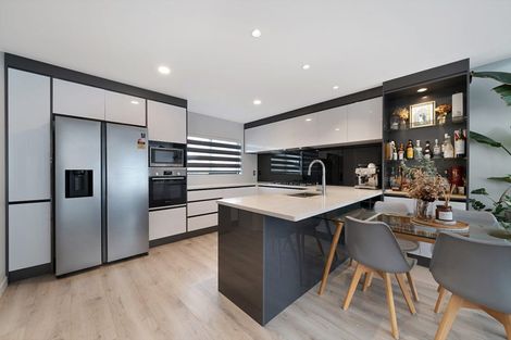 Photo of property in 6 Meritage Lane, Te Atatu South, Auckland, 0610