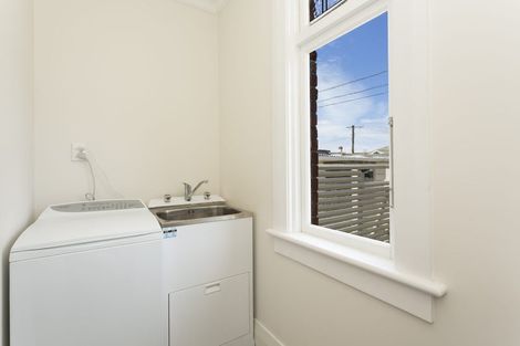 Photo of property in 272 Macandrew Road, Forbury, Dunedin, 9012