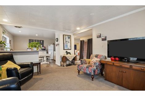 Photo of property in 60 Bournemouth Crescent, Aranui, Christchurch, 8061