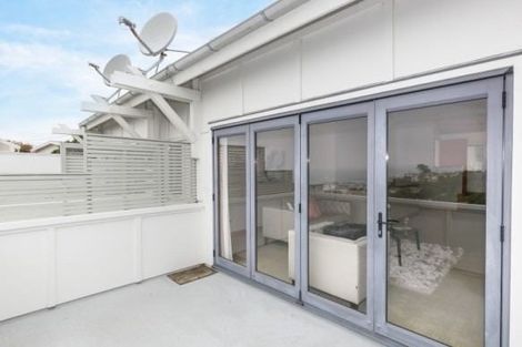 Photo of property in 30b Connaught Terrace, Brooklyn, Wellington, 6021