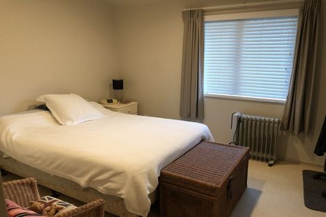 Photo of property in 2f/20 Ian Marwick Place, Birkenhead, Auckland, 0626