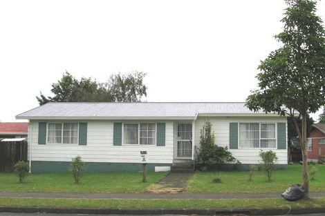 Photo of property in 2/82 Luanda Drive, Ranui, Auckland, 0612