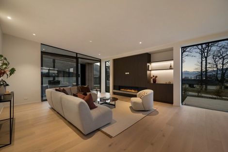 Photo of property in 1 Serpentine Street, Wanaka, 9305