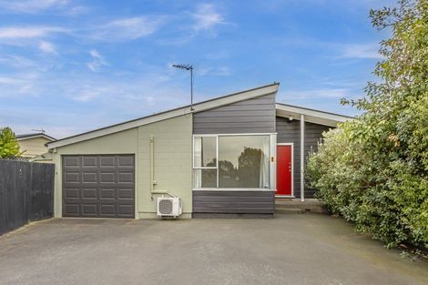 Photo of property in 1 Ian Place, Bishopdale, Christchurch, 8053