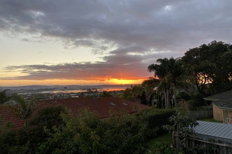 Photo of property in 86 Luckens Road, West Harbour, Auckland, 0618