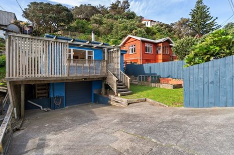 Photo of property in 66 Hungerford Road, Houghton Bay, Wellington, 6023