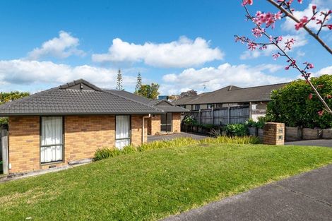 Photo of property in 29 Hugh Green Drive, Pinehill, Auckland, 0632