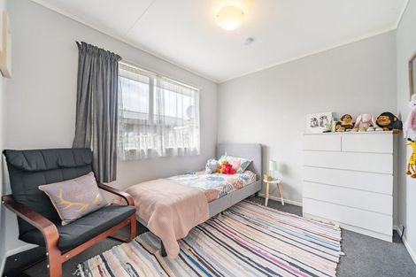 Photo of property in 2/15 Gemstone Drive, Birchville, Upper Hutt, 5018