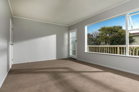 Photo of property in 1/28 Fairclough Road, Beach Haven, Auckland, 0626