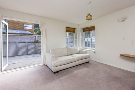 Photo of property in 64 Pinehaven Road, Pinehaven, Upper Hutt, 5019