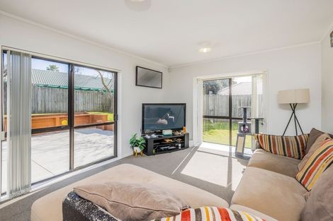 Photo of property in 8 Colt Place, Randwick Park, Auckland, 2105