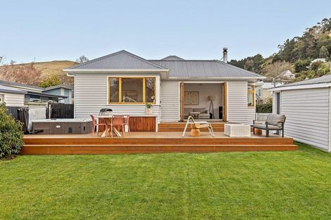 Photo of property in 3 Leonard Place, Saint Martins, Christchurch, 8022