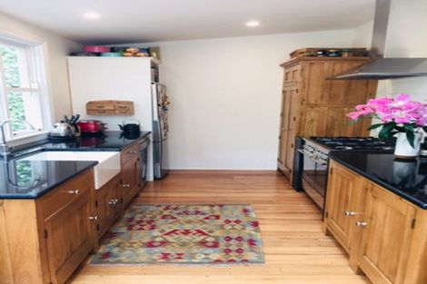 Photo of property in 19 Grove Road, Kelburn, Wellington, 6012