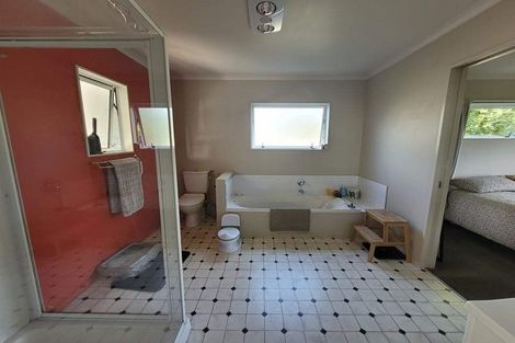 Photo of property in 2 Sam Meads Way, Greytown, 5712