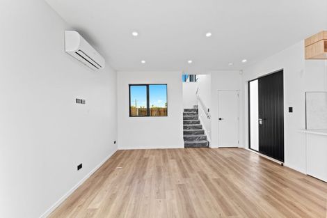 Photo of property in 4/12 Hamlin Road, Mount Wellington, Auckland, 1060