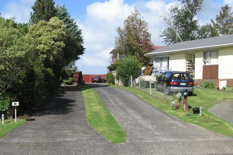 Photo of property in 48 Allington Road, Massey, Auckland, 0614