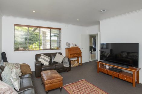 Photo of property in 13 Parkview Place, Riverdale, Gisborne, 4010