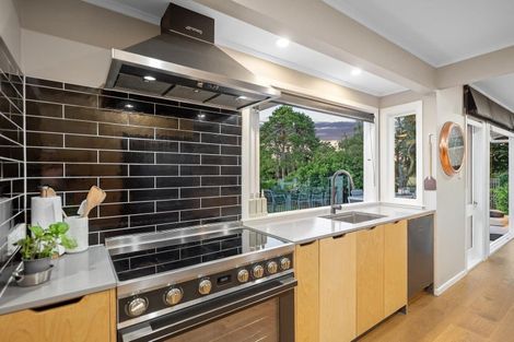 Photo of property in 47 Koraha Road, Kumeu, 0892