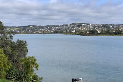 Photo of property in 17 Maori Hut Road, Red Beach, 0932