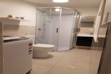 Photo of property in 1/44 Deuxberry Avenue, Northcote, Auckland, 0627