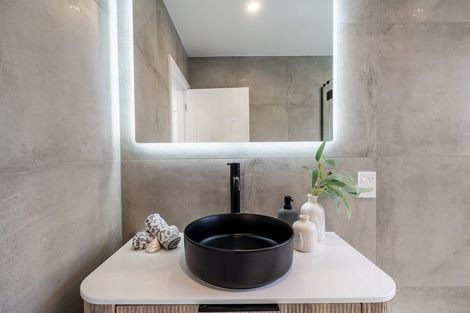 Photo of property in 4/8 Victoria Street, Ebdentown, Upper Hutt, 5018