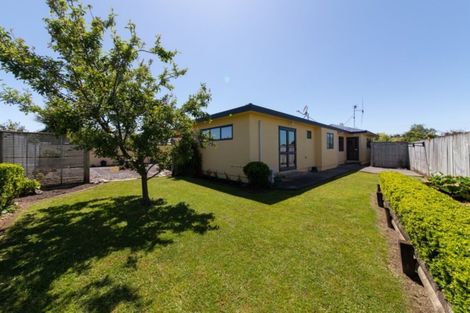 Photo of property in 1 Almond Grove, Feilding, 4702