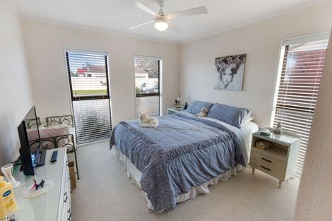 Photo of property in 2b Compton Place, Mount Maunganui, 3116