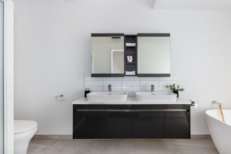 Photo of property in 18 Rifleman Lane, Paraparaumu Beach, Paraparaumu, 5032