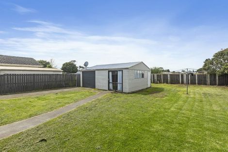 Photo of property in 496 Roscommon Road, Clendon Park, Auckland, 2103