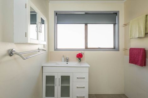 Photo of property in 69 Powrie Street, Glenfield, Auckland, 0629