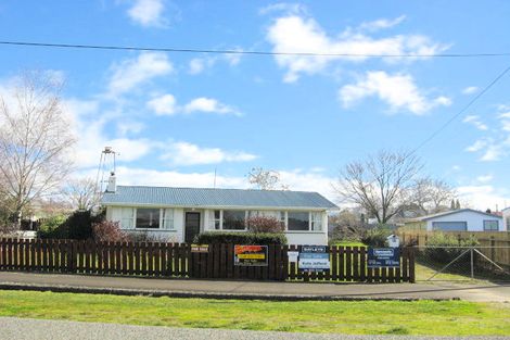 Photo of property in 17 Saint Clair Street, Takapau, 4203