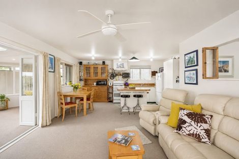 Photo of property in 4 Brian Crescent, Stanmore Bay, Whangaparaoa, 0932