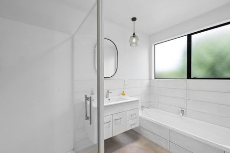 Photo of property in 19 Thames Street, Welbourn, New Plymouth, 4310