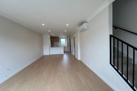 Photo of property in 10 Park Green Avenue, Rosehill, 2113