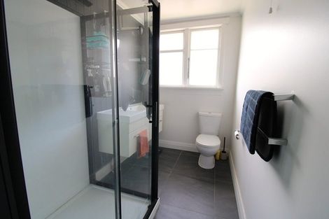 Photo of property in 30 Scotland Terrace, Green Island, Dunedin, 9018