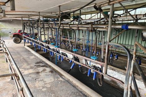 Photo of property in 801 Mangorei Road, Mangorei, New Plymouth, 4371